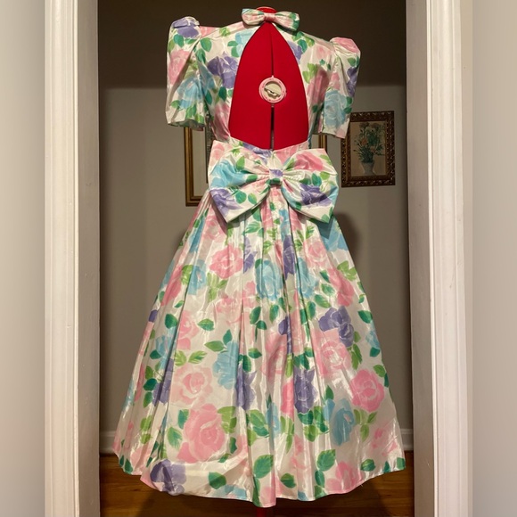 Gunne Sax Dresses & Skirts - Vintage 80s Gunne Sax Pastel Floral Formal Gown With Bow Details